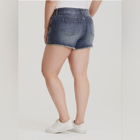 Torrid Vintage Stretch Denim Shorts - Picture 2 of 3